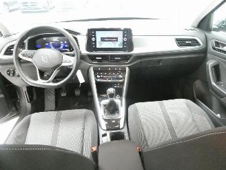 Volkswagen T-Roc LIFE picture 16