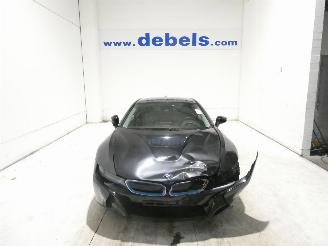 krockskadad bil auto BMW i8  2016/6