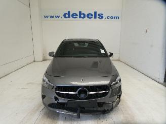 Schadeauto Mercedes B-klasse 2.0D B 180 D 2025/12
