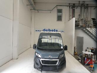krockskadad bil bedrijf Peugeot Boxer 2.2D 2023/5