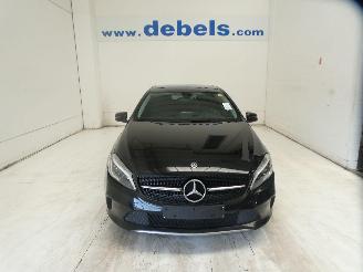 uszkodzony samochody osobowe Mercedes A-klasse  2017/12