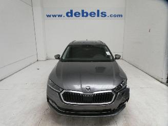 krockskadad bil auto Skoda Octavia AMBITION 2024/6