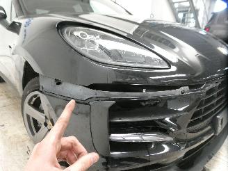 Porsche Macan S picture 16