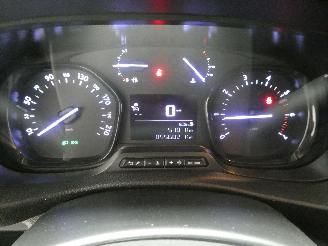 Opel Vivaro 2.0D C picture 13