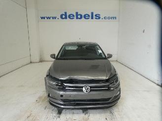 krockskadad bil auto Volkswagen Polo COMFORTLINE 2020/2