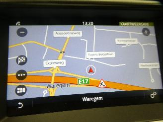 Land Rover Range Rover Evoque 2.0D picture 19