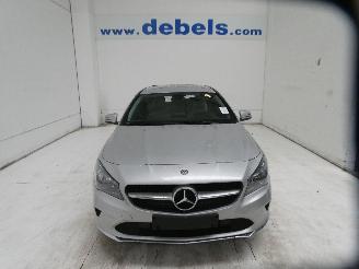 Voiture accidenté Mercedes Cla-klasse 180 D 2017/11