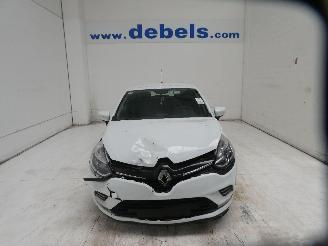 Vaurioauto  passenger cars Renault Clio ZEN ENERGY TCE 2019/5
