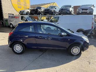 damaged passenger cars Opel Corsa MOTOR PROBLEM 2013/1