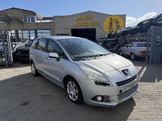 Schadeauto Peugeot 5008 1.6 HDI 2010/5