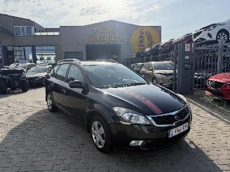 Voiture accidenté Kia Ceed 1.4I 16V BREAK 2010/9