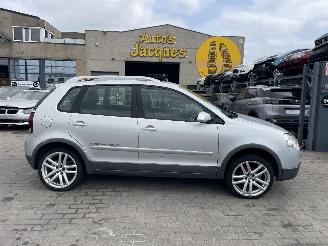 krockskadad bil auto Volkswagen Polo CROSS 2008/3