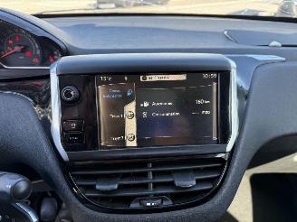 Peugeot 208 1.4 HDI picture 20