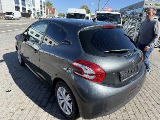 Peugeot 208 1.4 HDI picture 7