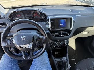 Peugeot 208 1.4 HDI picture 16