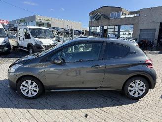 Peugeot 208 1.4 HDI picture 8
