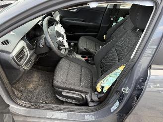 Kia Rio 1.2 PURE picture 21