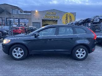 Vaurioauto  passenger cars Volvo Xc-60 MOMENTUM 2011/6