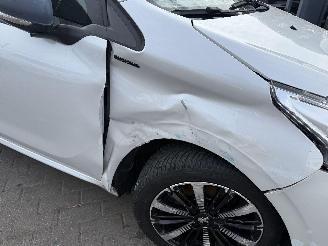 Peugeot 208 1.2 ALLURE picture 16