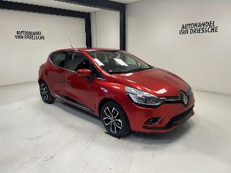 skadebil auto Renault Clio INTENS 2018/11