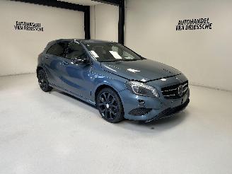 uszkodzony samochody osobowe Mercedes A-klasse AUTOMAAT 2012/12