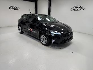 skadebil auto Renault Clio  2025/2