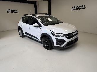 krockskadad bil auto Dacia Sandero STEPWAY/LPG+ESSENCE 2024/4