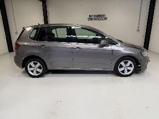 uszkodzony samochody osobowe Volkswagen Golf Sportsvan HIGHLINE 2014/9