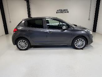 škoda osobní automobily Peugeot 208 SIGNATURE 2019/12
