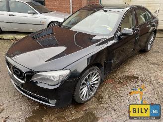 Salvage car BMW 7-serie F01 730D 2010/7
