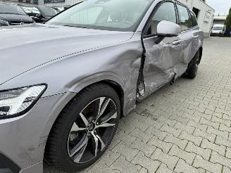 Schadeauto Volvo V-60 Volvo V60 B4 Kombi Core MildHybrid 2025/6