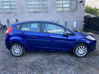 Voiture accidenté Ford Fiesta TREND 2015/9