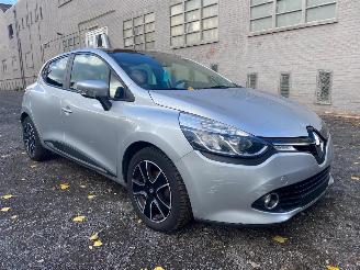 Schadeauto Renault Clio COMMUNITY 2016/1