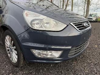 Ford Galaxy GHIA picture 3