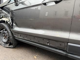 Ford EcoSport TITANIUM picture 11