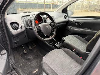 Peugeot 108 STYLE picture 25