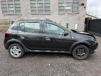 skadebil auto Dacia Sandero PLUS 2016/3