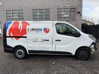 krockskadad bil bedrijf Opel Vivaro EDITION 2017/3