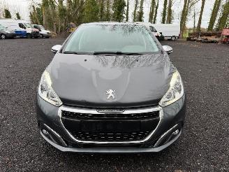 Peugeot 208 ALLURE picture 5