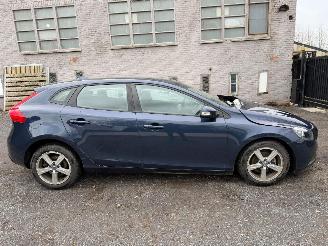 skadebil auto Volvo V-40 V 40 KINETIC 2015/1