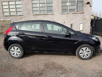 krockskadad bil auto Ford Fiesta TREND 2011/10