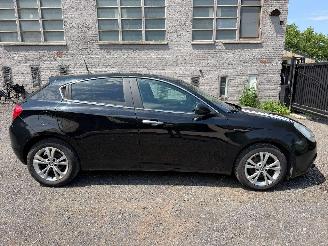 krockskadad bil auto Alfa Romeo Giulietta 1.6 JTD 2011/2