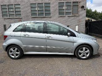 krockskadad bil auto Mercedes B-klasse 1.5 2007/8