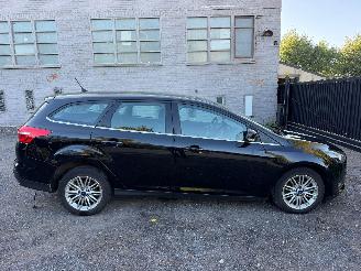 krockskadad bil caravan Ford Focus TREND 2018/6