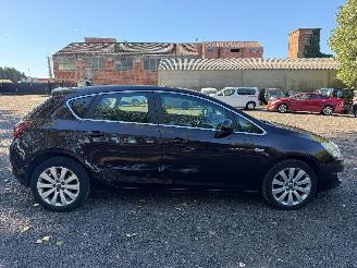 Unfallwagen Opel Astra ACTIVE 2012/4
