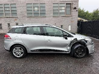 uszkodzony samochody osobowe Renault Clio IV GRANDTOUR 2020/6