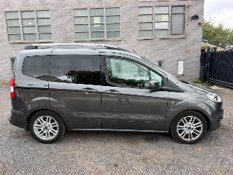 Unfallwagen Ford Tourneo Courier TITA 2016/6