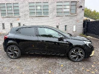Auto incidentate Renault Clio V E-TECH ENGINE 2022/11