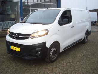 Schade bestelwagen Opel Vivaro EURO 6 L3-H1 15DIESEL 120PK 2022/1