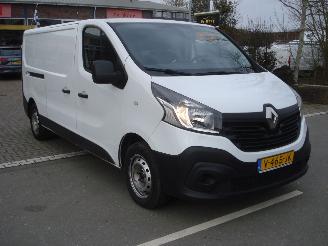 Vaurioauto  commercial vehicles Renault Trafic L2-H1 1.6DCI EURO 6   AIRCO-NAVI 2017/10